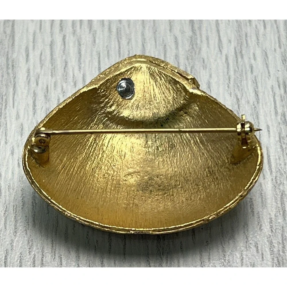 The Unbranded Brand brooch good